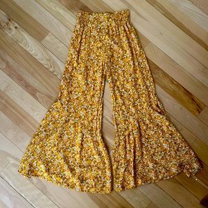 Forever 21 flare pants w elastic waist